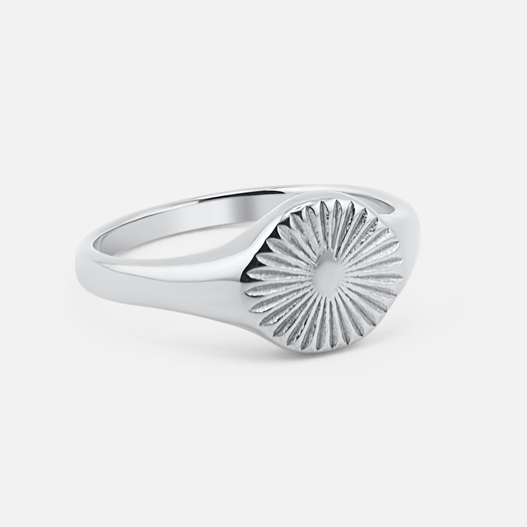 Sunbeam Rund Ring Sølvfarvet - BY CARA