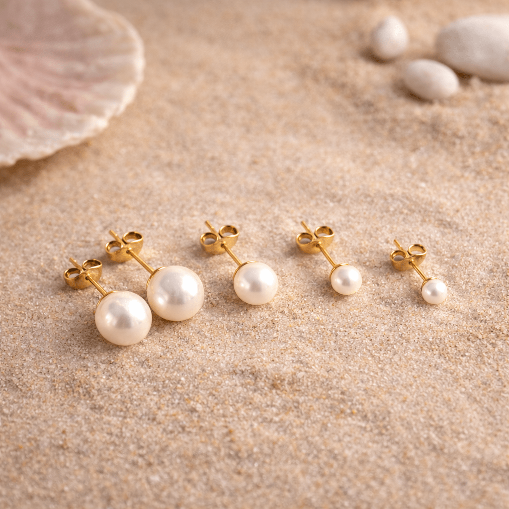 Celeste Pearl Studs 6 mm 18K Guldbelagt - BY CARA