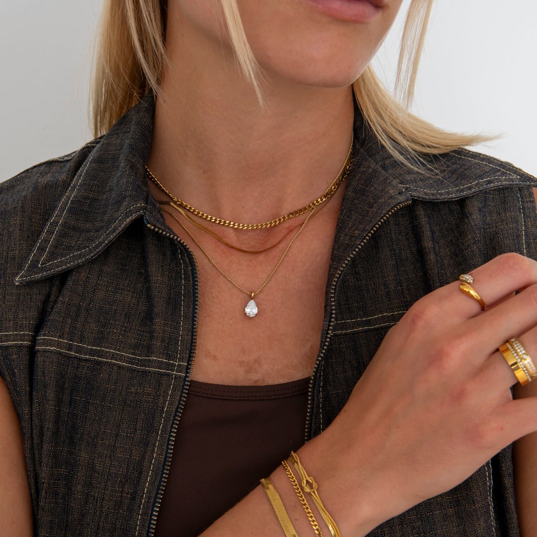 Céleste Teadrop Halskæde 18K Guldbelagt - BY CARA