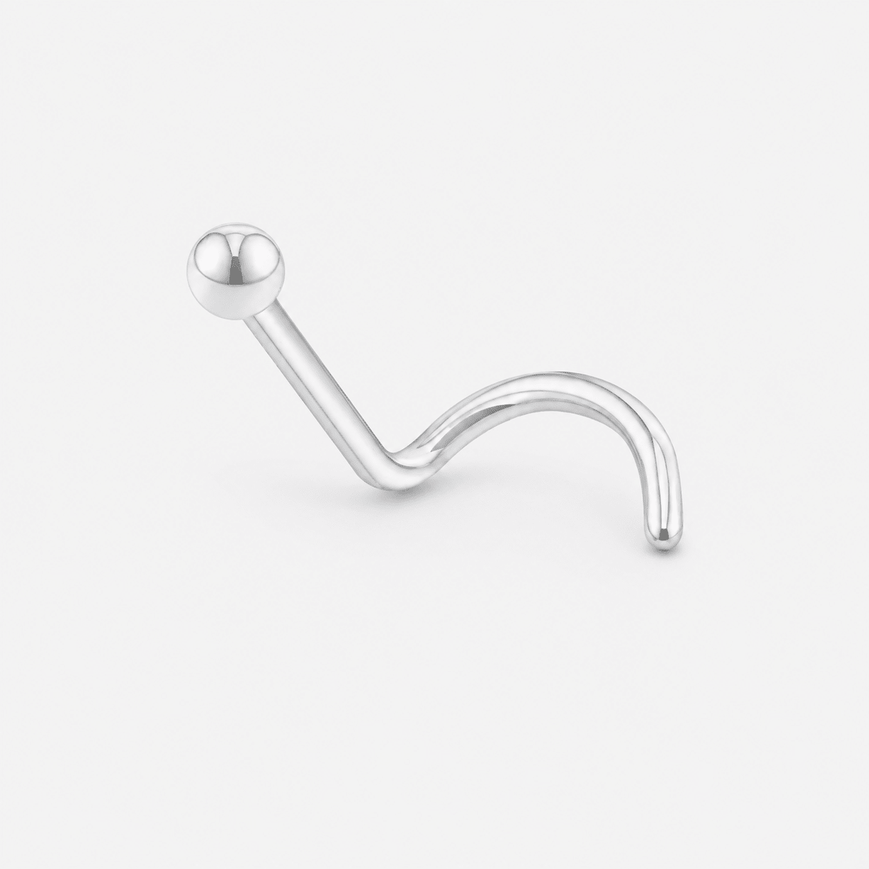 Classic Curved næseskrue 2 mm sølvfarvet - BY CARA