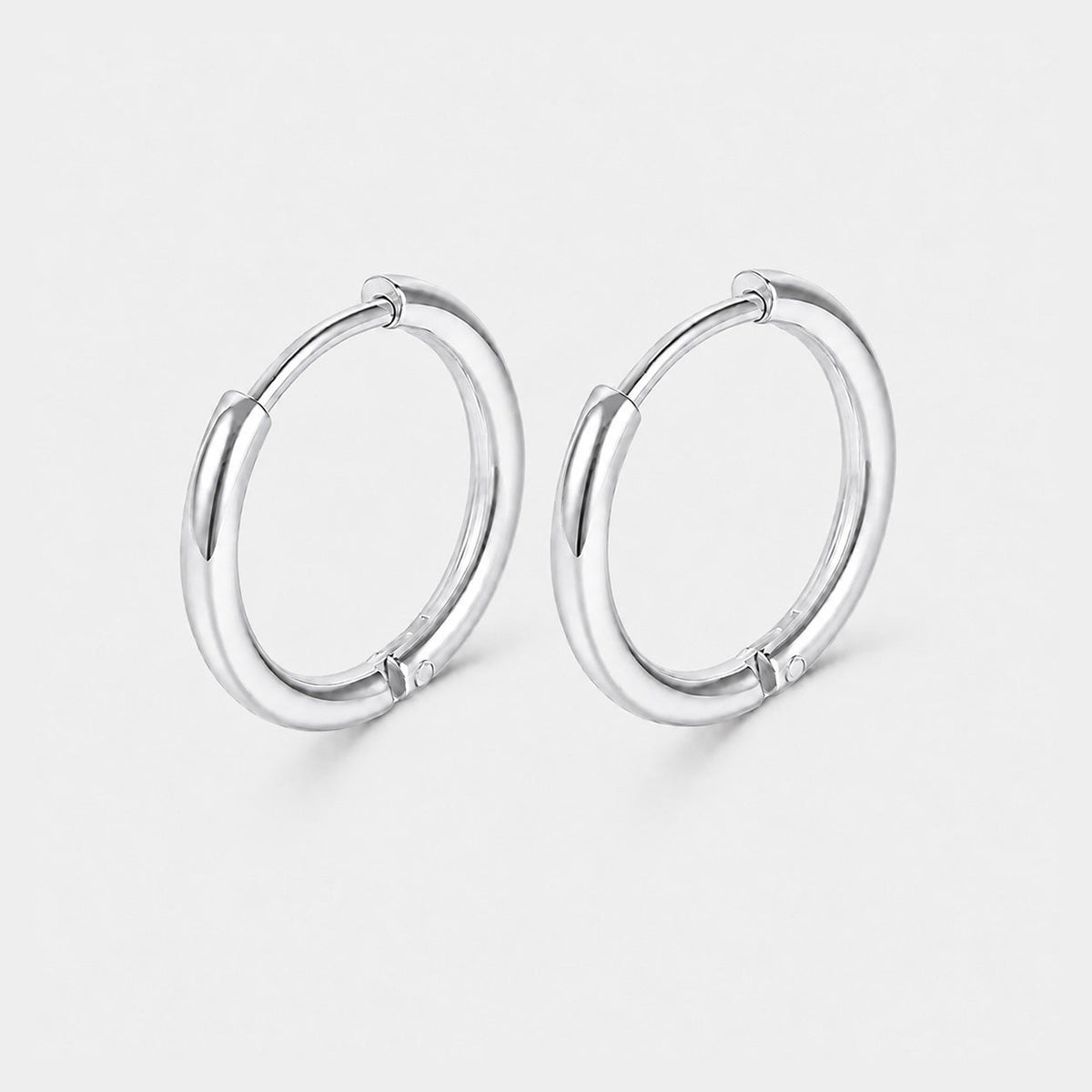 Classic Essential Creolen silberfarben 18 mm