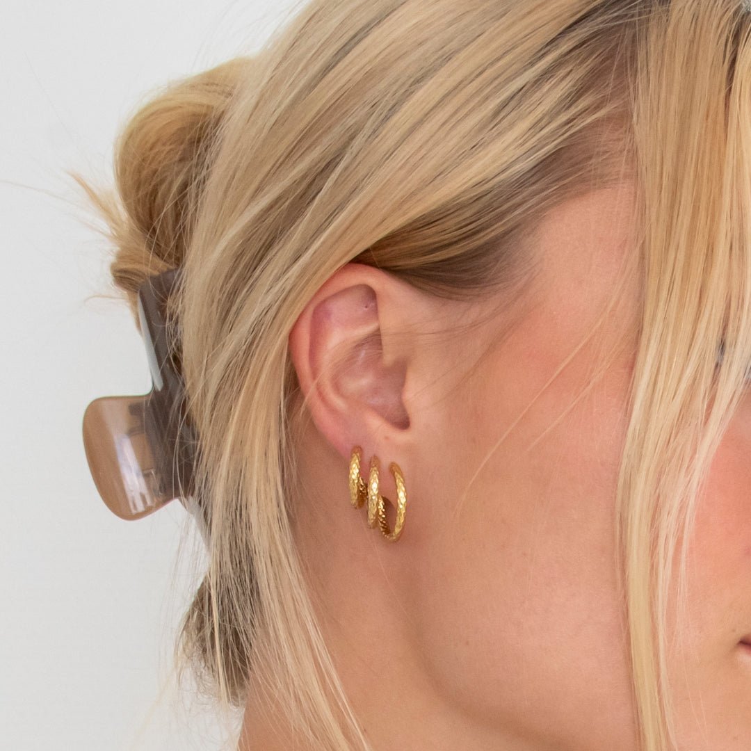 Classic Hamret Hoops 18K Guldbelagt 12 mm - BY CARA