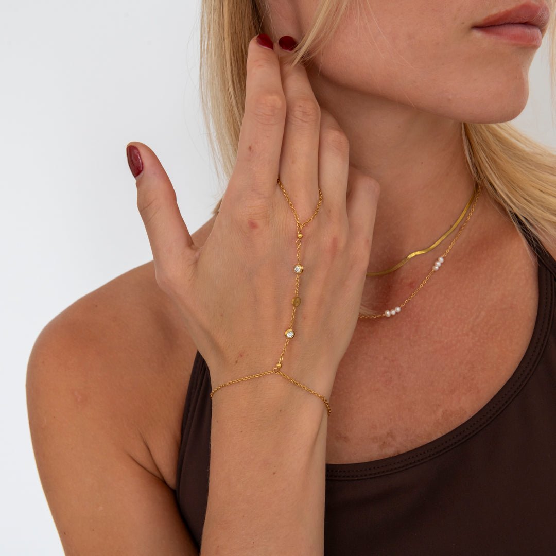 Crystal Glow Hand Armbånd 18K Guldbelagt - BY CARA