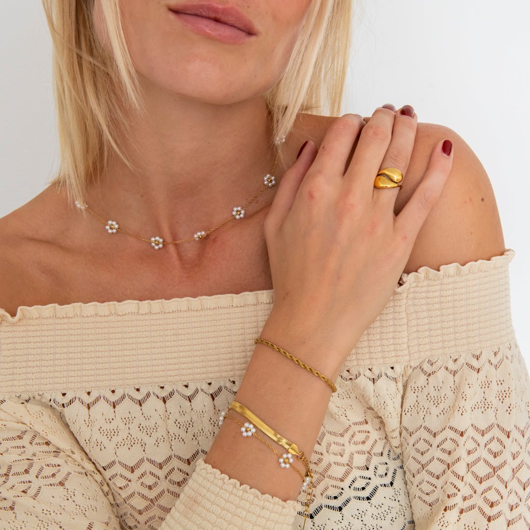 Daisy White Armbånd 18K Guldbelagt - BY CARA