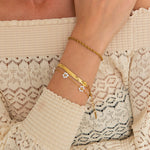 Daisy White Armbånd 18K Guldbelagt - BY CARA