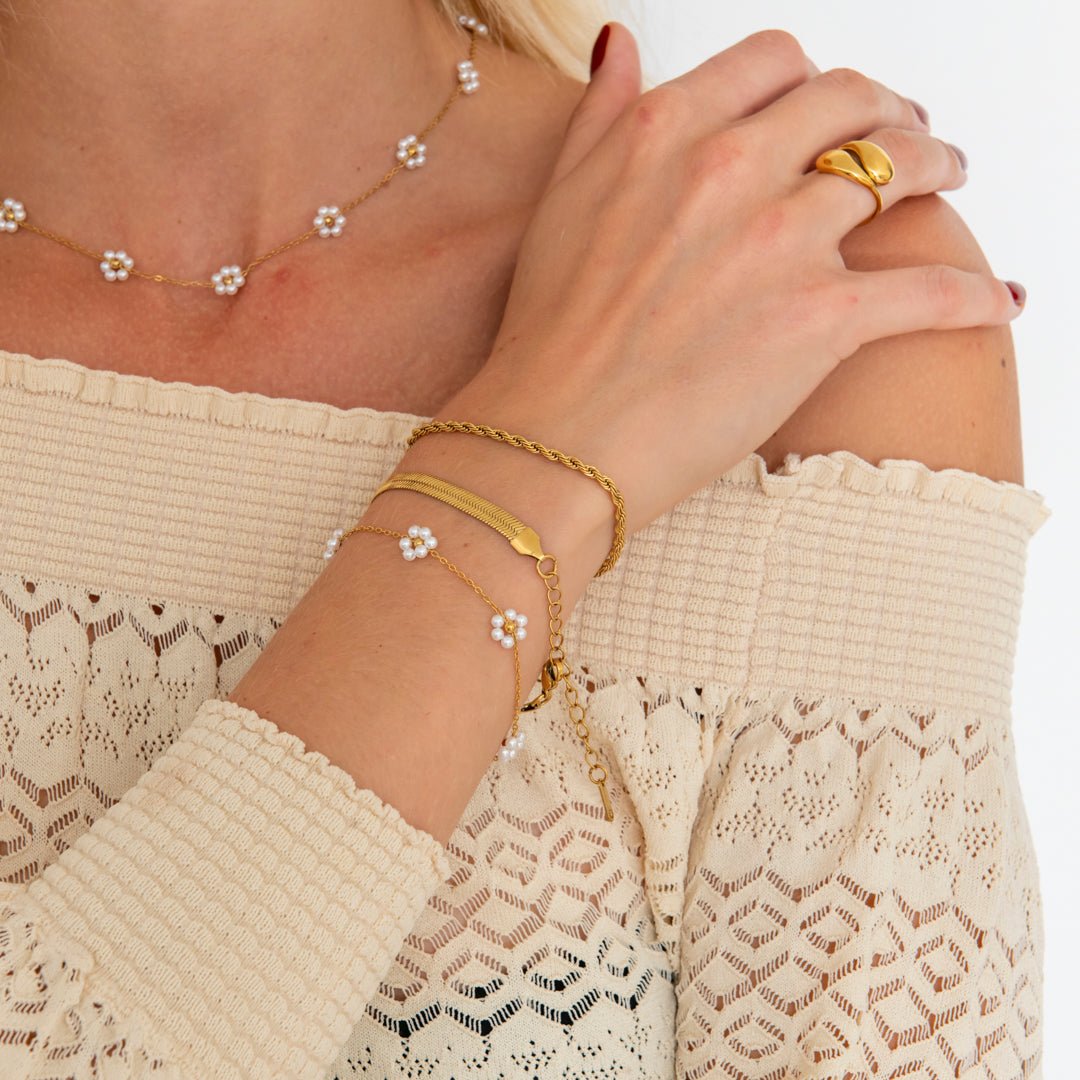 Daisy White Armbånd 18K Guldbelagt - BY CARA