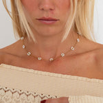 Daisy White Halskæde 18K Guldbelagt - BY CARA