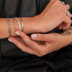 Flad Slange Armbånd Sølvfarvet 4 mm - BY CARA