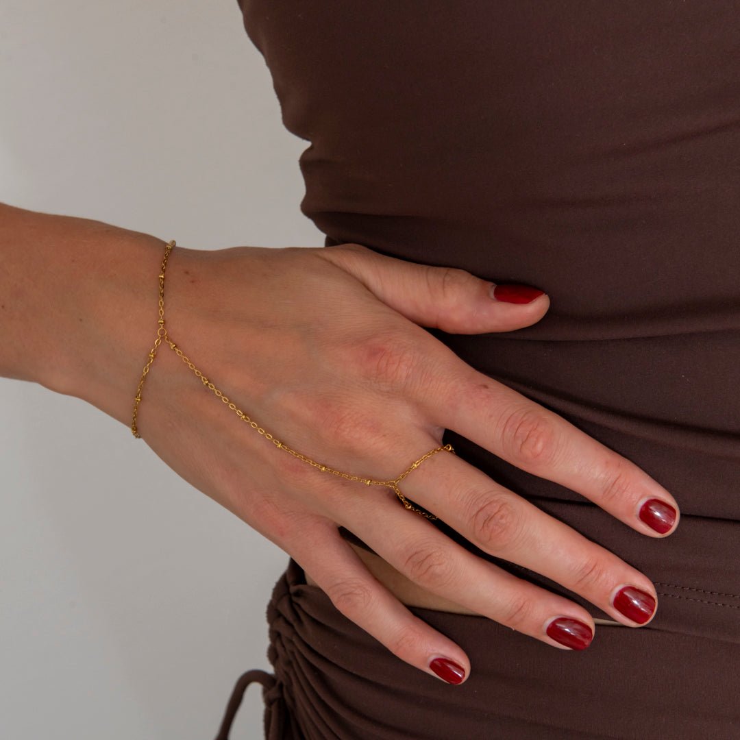 Grace Hand Armbånd 18K Guldbelagt - BY CARA