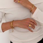 Luna Glow Bangle 18K guldbelagt 4 mm - BY CARA