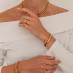 Luna Glow Bangle 18K guldbelagt 4 mm - BY CARA