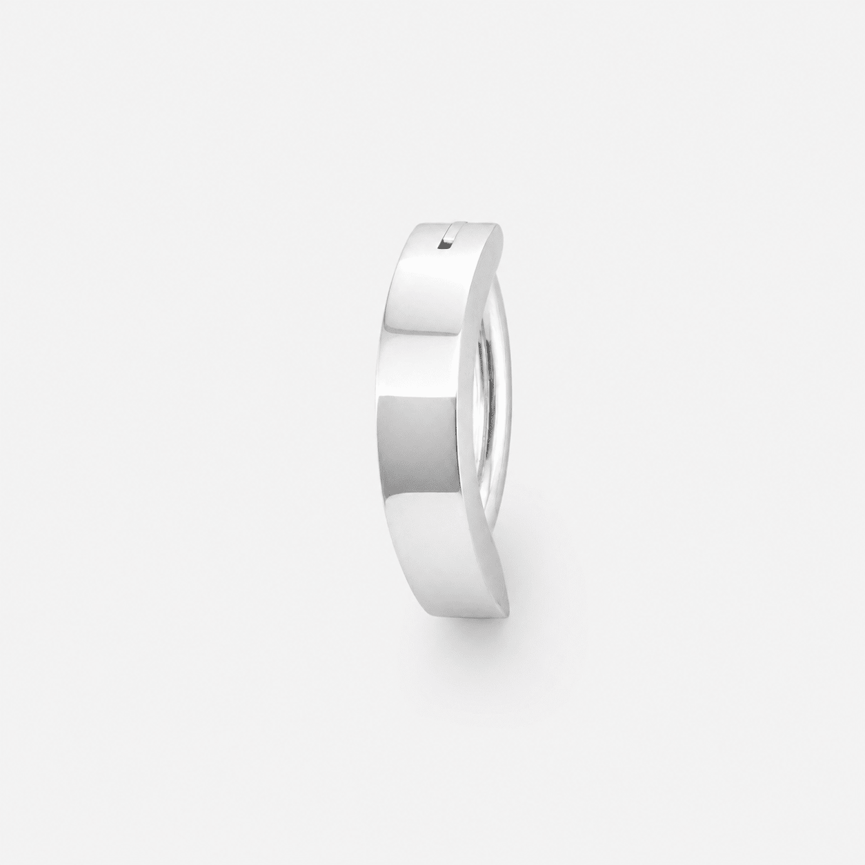 Sleek Arc Clicker Navlepiercing sølvfarvet - BY CARA