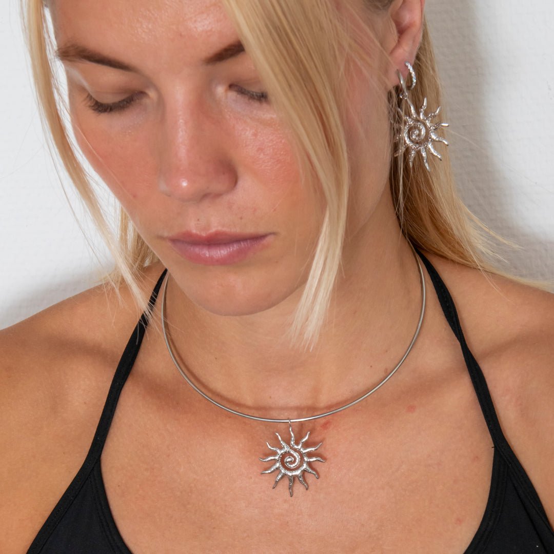 Solar Choker Sølvfarvet - BY CARA