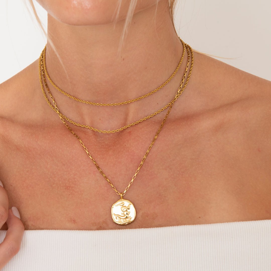 Zodiac Coin Halskæde 18K Guldbelagt - BY CARA